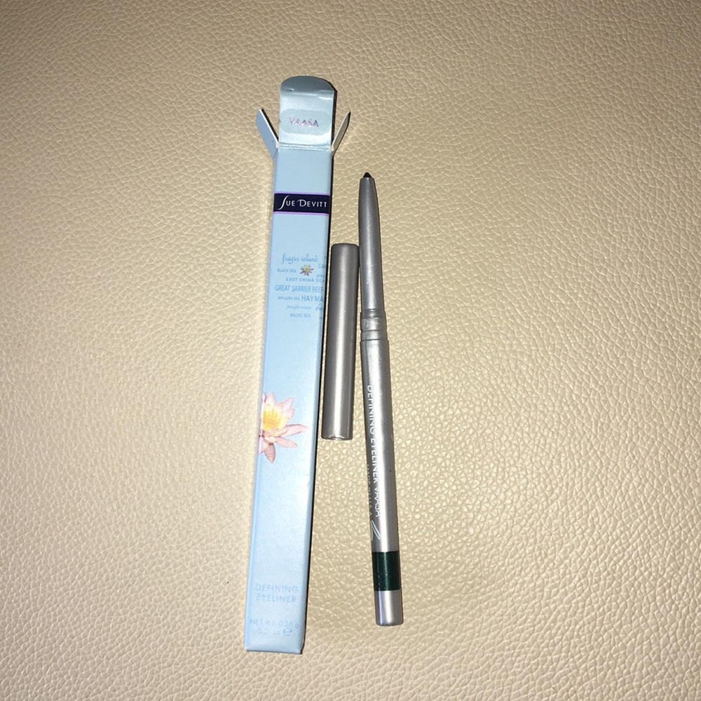 New Sue Devitt Twist Up Eyeliner VAASA Gray